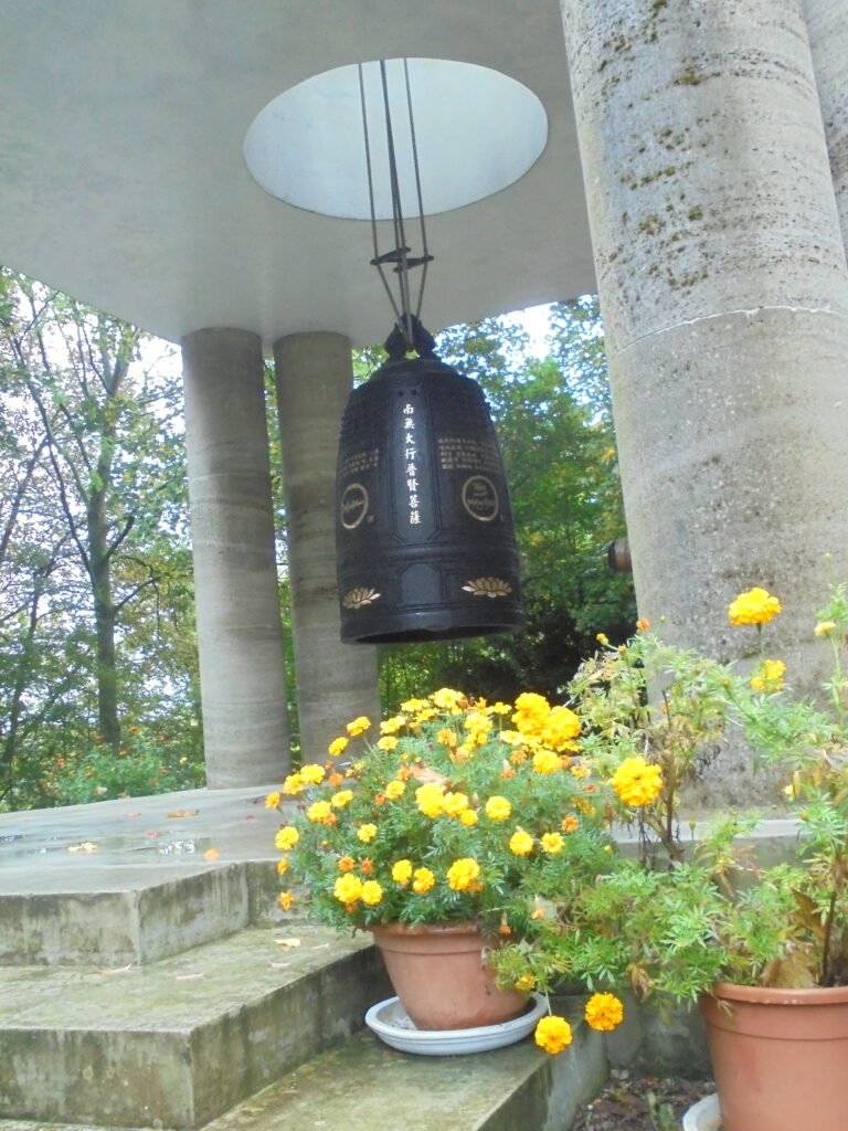 buddhistischen Kloster EIAB in Waldbröl. Dort schenkte der Buddha mir ein Lächeln.